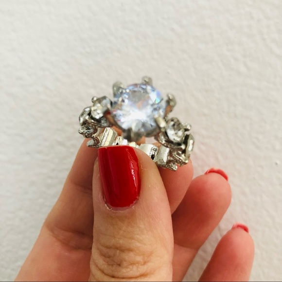 LAST ONE‼️ Silver White Sapphire Big Diamond Ring - Picture 11 of 16